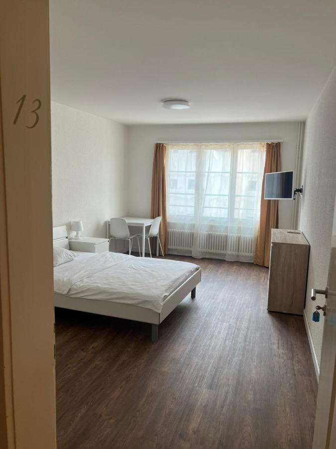 Zimmer Mit Geteiltem Bad & Kueche Brugg  Exterior photo